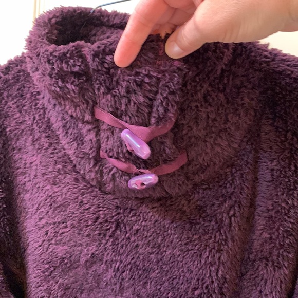 Fleece Pullover - Picture 2 of 11